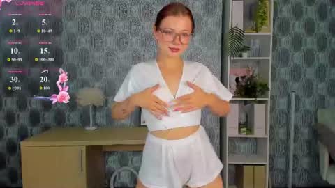 mia_e1fie online show from August 7, 7:30 am