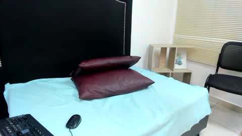  Mia  online show from July 29, 2:40 am