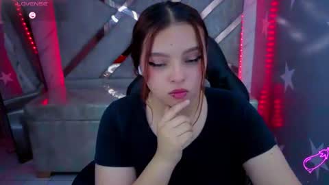 Mia online show from August 6, 3:44 pm