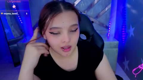 Mia online show from August 7, 8:31 pm
