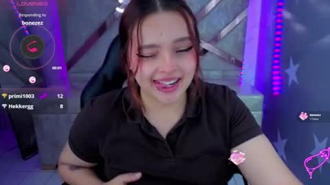 Mia online show from August 9, 4:30 pm