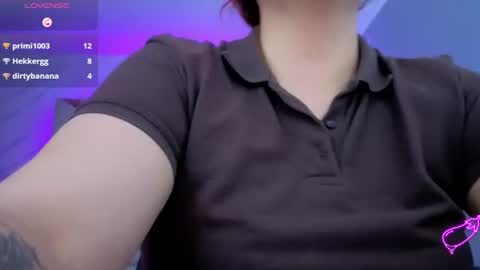 Mia online show from August 9, 6:42 pm
