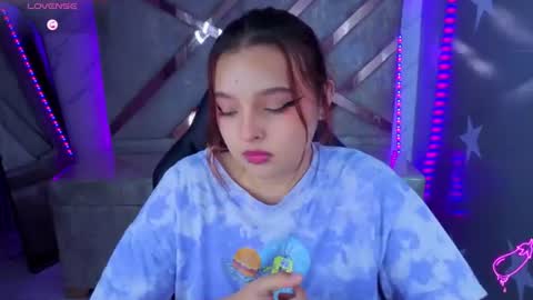 Mia online show from August 13, 4:32 pm