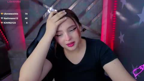 Mia online show from August 14, 4:43 pm
