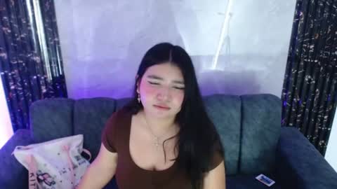 mia online show from August 4, 1:24 am