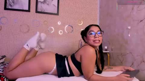 mia_gothzx online show from August 3, 11:12 pm