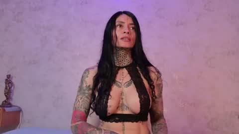 mia_hill1_ online show from August 14, 10:02 pm