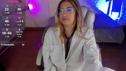 Mia online show from August 15, 5:06 pm