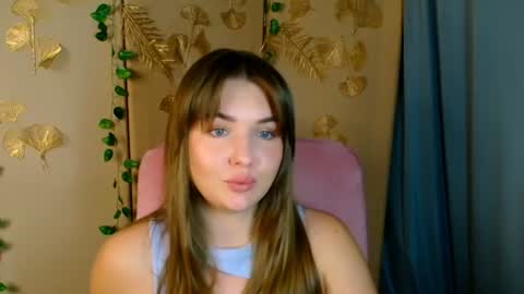 mia_lemm online show from August 3, 7:59 am