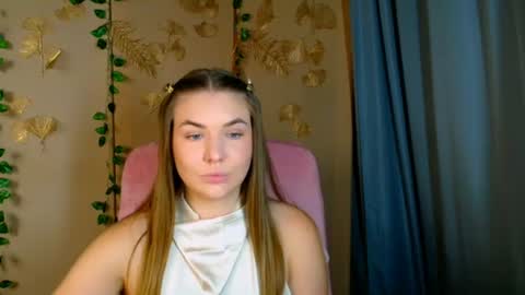mia_lemm online show from August 6, 5:50 am