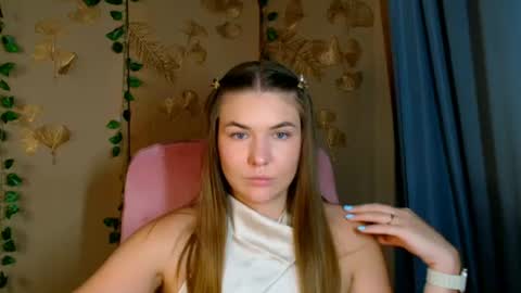 mia_lemm online show from August 6, 8:02 am
