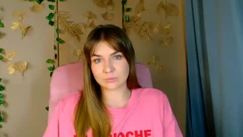 mia_lemm online show from August 7, 8:47 am