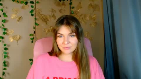 mia_lemm online show from August 7, 9:53 am