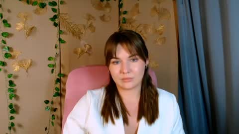 mia_lemm online show from August 10, 11:44 am