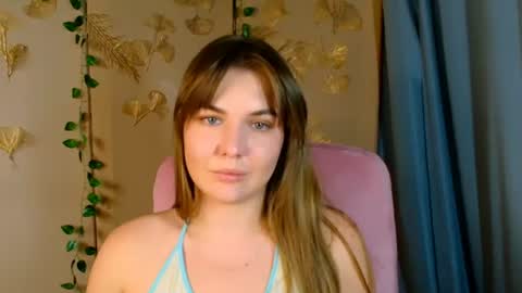 mia_lemm online show from August 11, 11:56 am