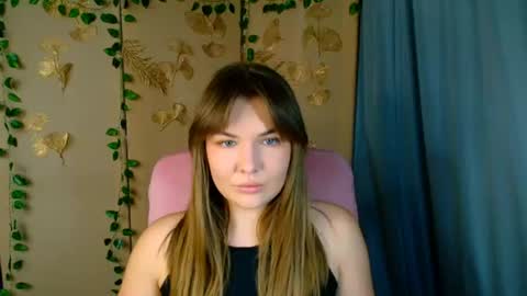 mia_lemm online show from August 12, 4:04 am