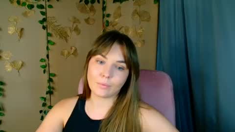 mia_lemm online show from August 12, 6:49 am