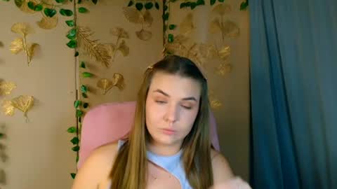 mia_lemm online show from August 13, 7:11 am