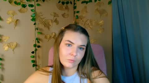 mia_lemm online show from August 13, 8:17 am