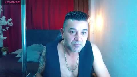 mia_liam_ online show from August 11, 1:18 am