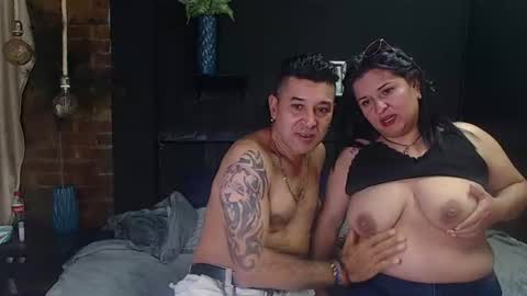 mia_liam_ online show from August 12, 2:25 am