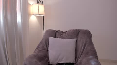 MIA LOVE   online show from June 20, 9:37 pm