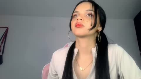 mia lucy 21 online show from July 30, 3:36 am