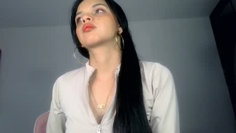 mia lucy 21 online show from July 30, 4:42 am