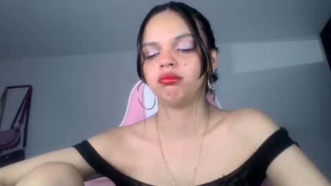 mia lucy 21 online show from August 1, 2:50 am