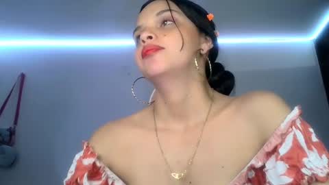 mia lucy 21 online show from August 14, 4:49 am