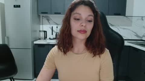 mia_luiza online show from August 14, 10:57 pm