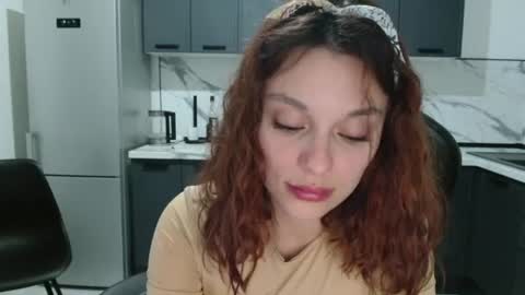 mia_luiza online show from August 15, 12:03 am