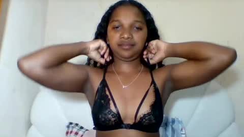 mia_lunah online show from August 8, 3:45 pm