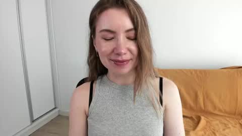 Mia online show from August 9, 9:43 am