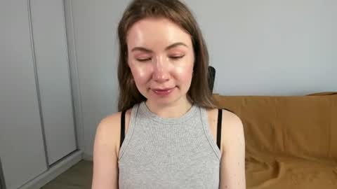 Mia online show from August 9, 1:23 pm