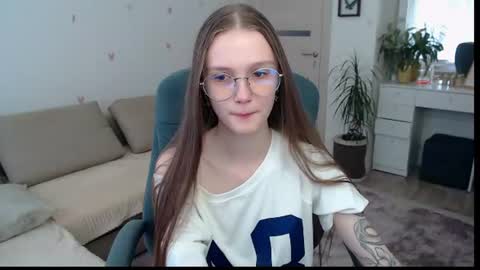 Mia online show from August 11, 7:54 am
