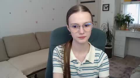 Mia online show from August 15, 5:44 am