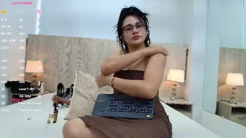 Mia Mercier online show from August 13, 6:00 pm