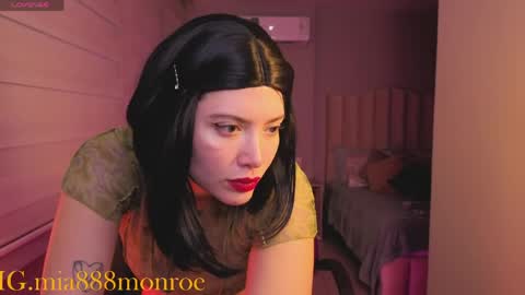 Mia Monroe online show from March 31, 11:35 pm