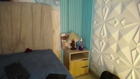 mia_monroepri online show from August 8, 9:31 am