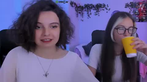 mia_mooon_ online show from August 9, 8:48 am