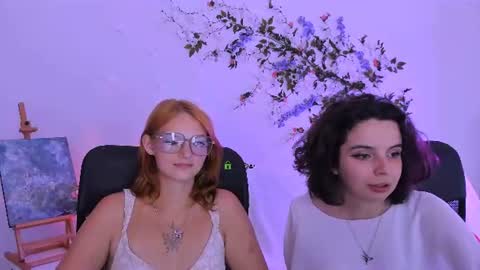 mia_mooon_ online show from August 10, 8:49 am