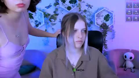 mia_mooon_ online show from August 11, 1:24 pm