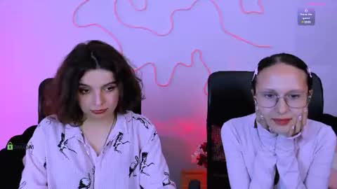 mia_mooon_ online show from August 15, 4:44 pm