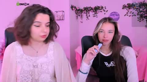 mia_mooon_ online show from August 16, 9:02 am
