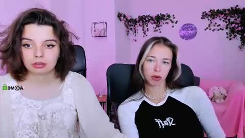 mia_mooon_ online show from August 16, 10:41 am