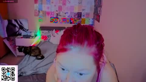 Mia online show from August 12, 11:34 am