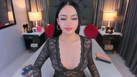 mia_mow online show from August 4, 2:36 pm