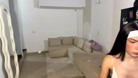 mia_mtnz02 online show from July 9, 5:12 am