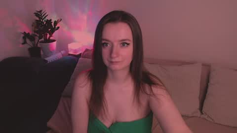 Mia online show from August 8, 2:11 am